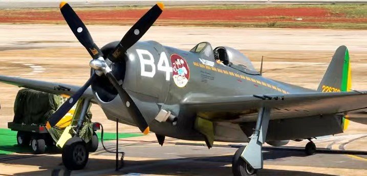 AeroJota_P-47-Thunderbolt-B-4_Foto-FAB