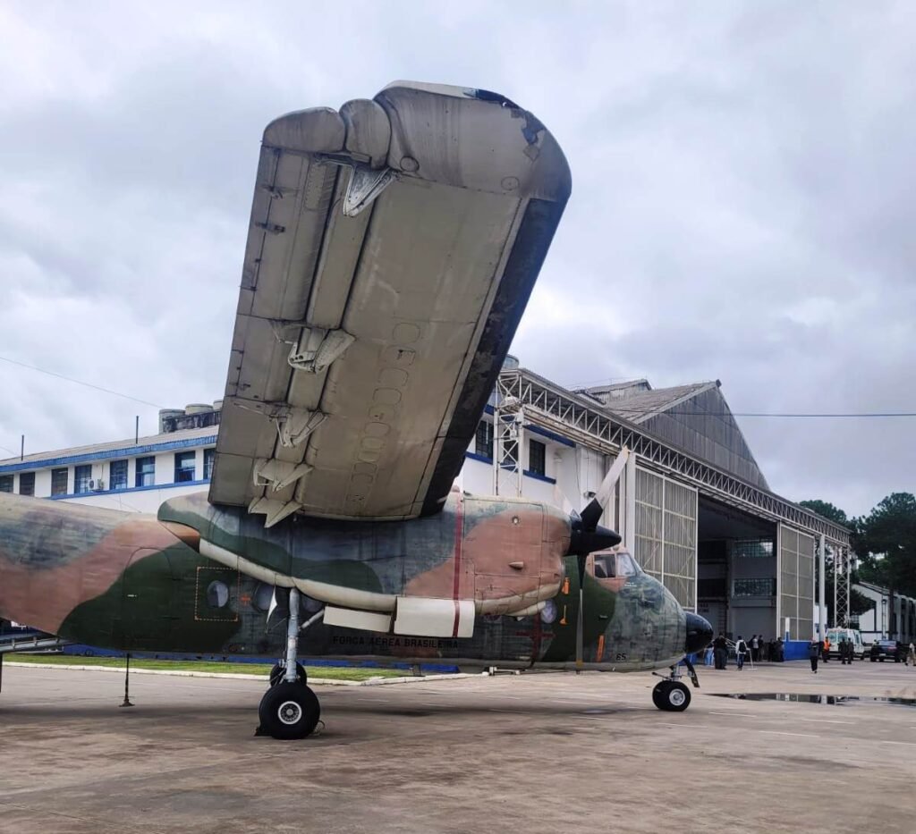 Exposicao-de-Carros-Antigos-e-Aviacao-Militar_Foto-Divulgacao