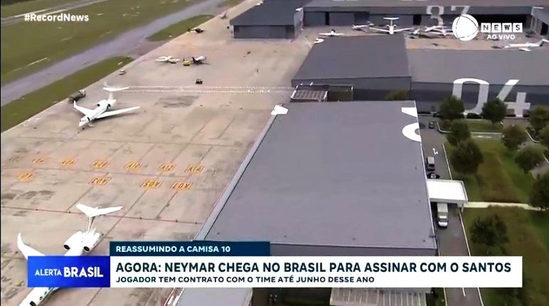 Neymar-Chega-ao-Aeroporto-Catarina-Imagem-Record-News