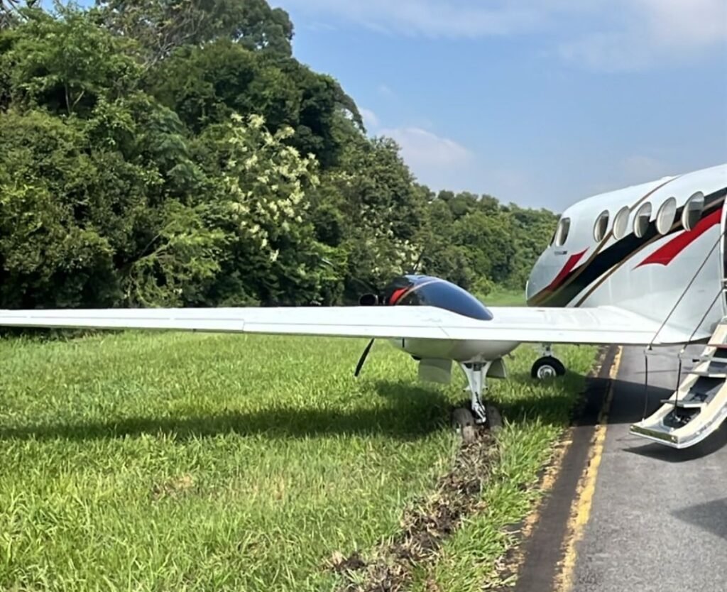 Aviao-King-Air-sai-da-Pista-no-Campo-de-Marte