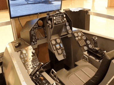 Simulador de Voo Réplica da Cabine do F-16