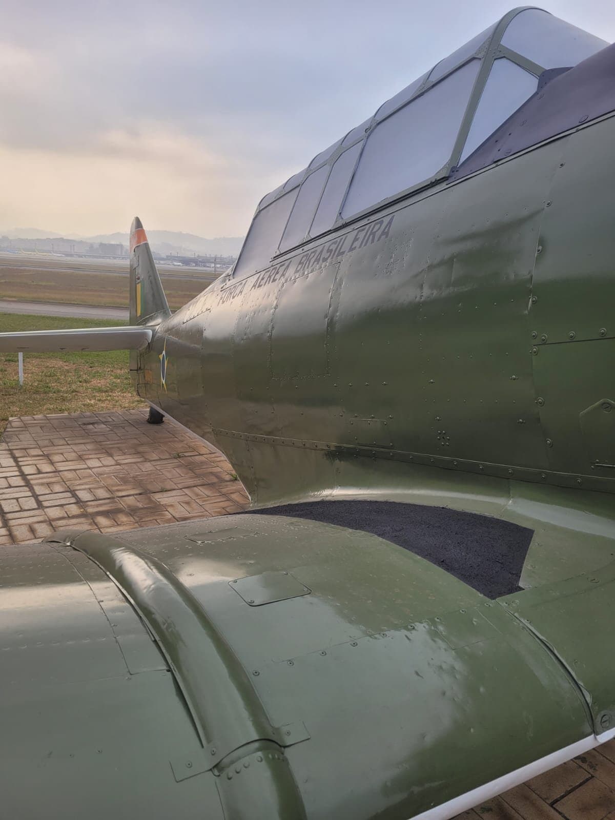 Revitalização da Aeronave Monumento North American T6 Texan FAB 1478 — free download