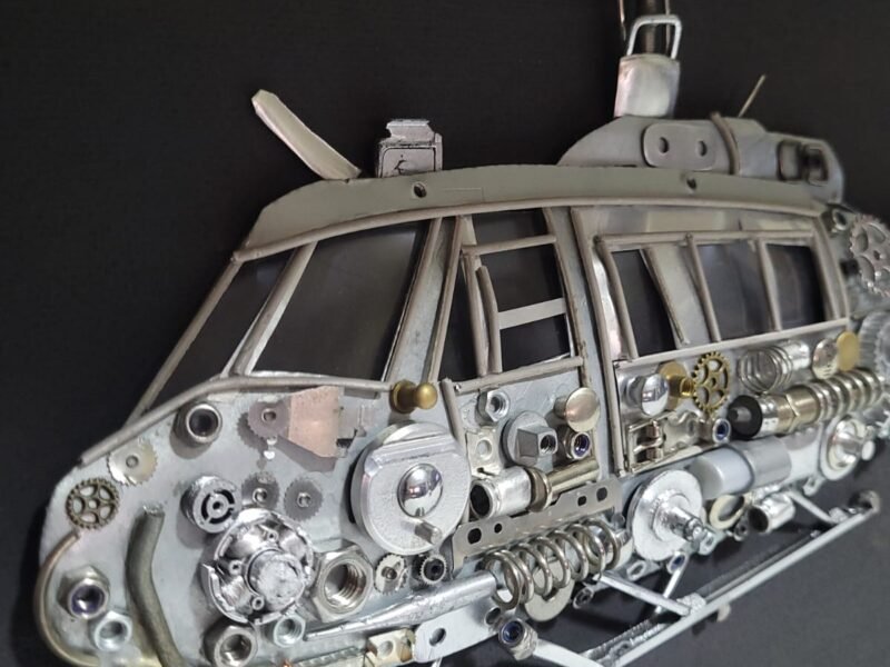 Quadro montado em 3D do Helicóptero Multi Missão Bell HU-1H Iroquois