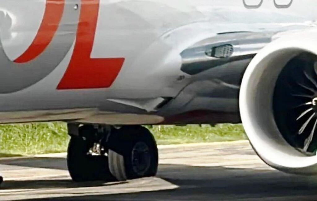 Avião da GOL atola em Fernando de Noronha