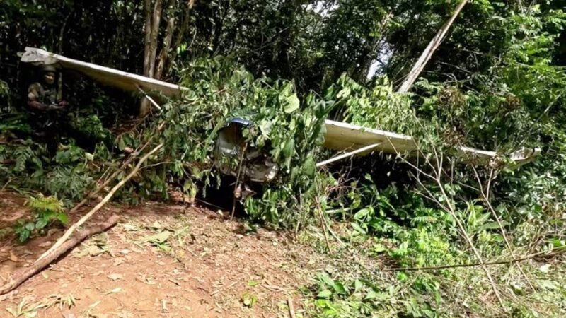 Aviao-de-Garimpeiro-localizado-por-drone-da-FAB-em-terras-indigenas.