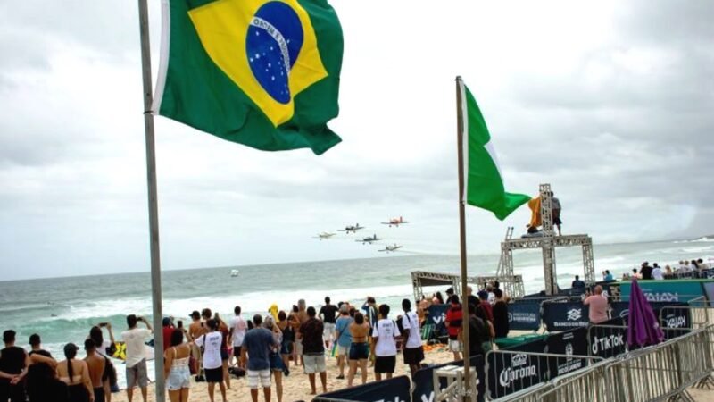 Esquadrilha-CEU-Demonstracao-em-Saquarema-Campeonato-de-SURF