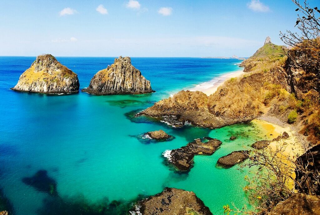 Fernando de Noronha Baia dos Porcos_Foto Eduardo Muruci wikimedia