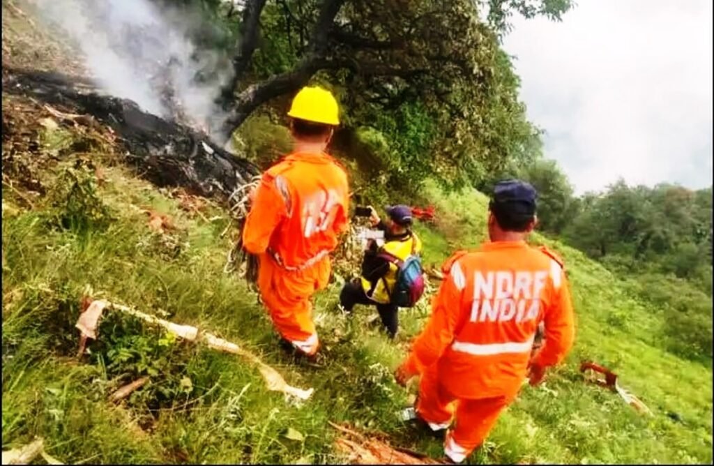 Helicoptero-cai-na-india-e-mata-7-ocupantes
