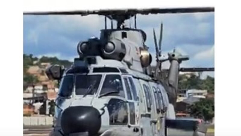 Helicoptero-da-Marinha-4101-Super-Cougar-na-versao-AH-15B
