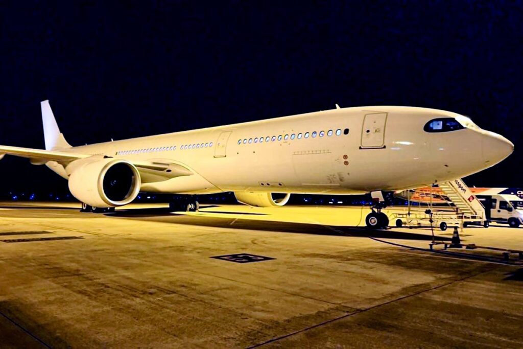 A-330-900neo-da-AZUL-Devolvido-para-a-Air-Asia.