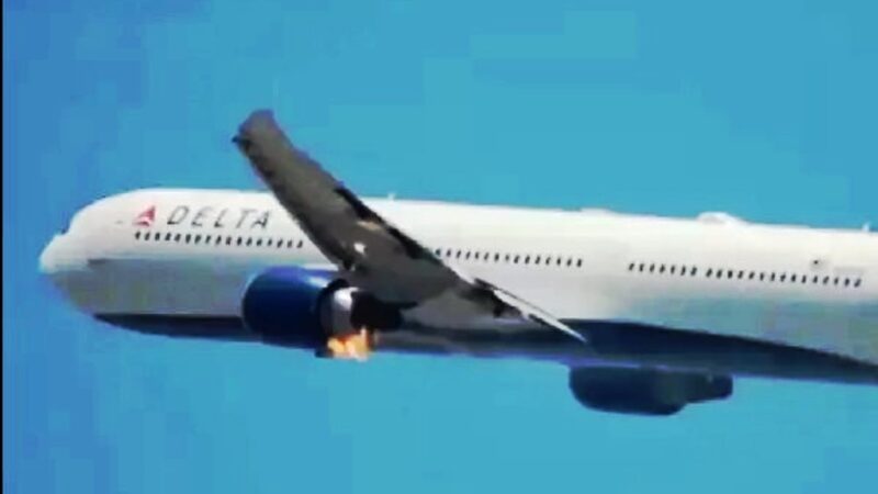 Avião 767-400 da Delta Airline tem fogo no motor direito após a decolagem