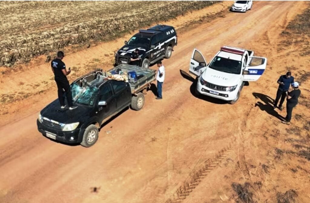 Aviao-Agricola-bate-em-Caminhonete-ao-decolar-e-mata-uma-pessoa_Imagem-Policia-Ciivl-de-MT