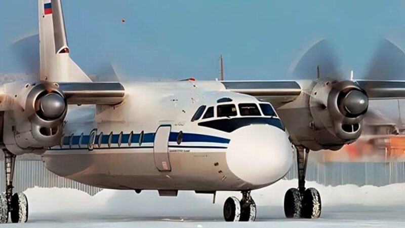 Aviao-Antonov-An-24-Trator-Voador