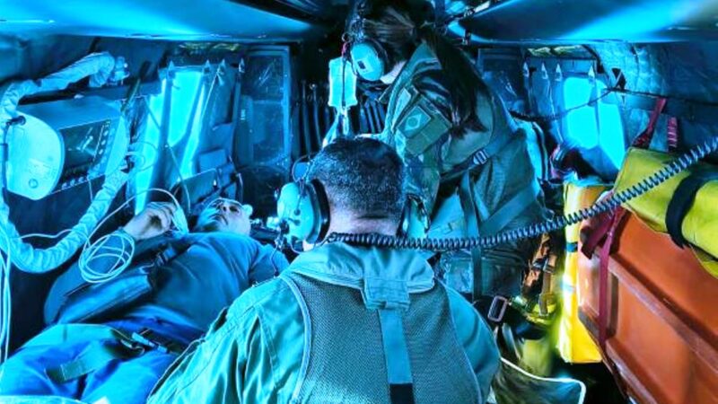 FAB realiza resgate em Alto Mar com o H-36 Caracal_Foto FAB