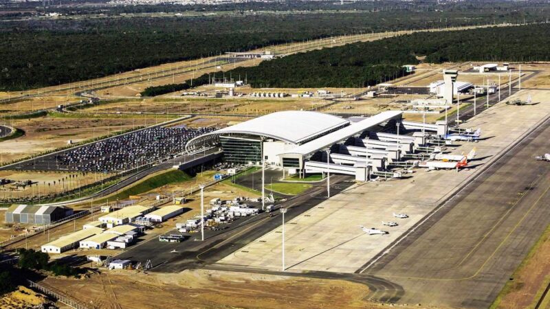 O aeroporto de Natal não recebe mais voos internacionais desviados por falta de trator rebocador compatível com aeronaves de categoria E, aquelas com envergadura superior a 52 metros. Apesar de ter estrutura para receber modelos como Airbus A330, A340 e Boeing 787, essa limitação técnica compromete operações regulares e emergenciais.