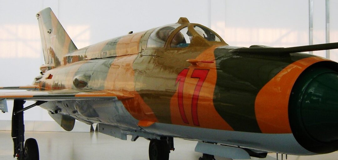 Avião MIG que virá para o Museu Aeroespacial Paulista