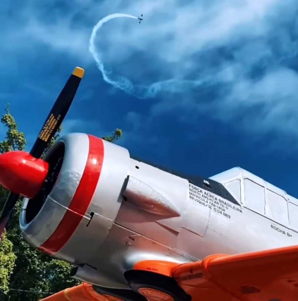 Avião North American NA T-6D FAB 1458 reinaugurado em Brusque-SC_Imagem Anjo da Guarda FEST