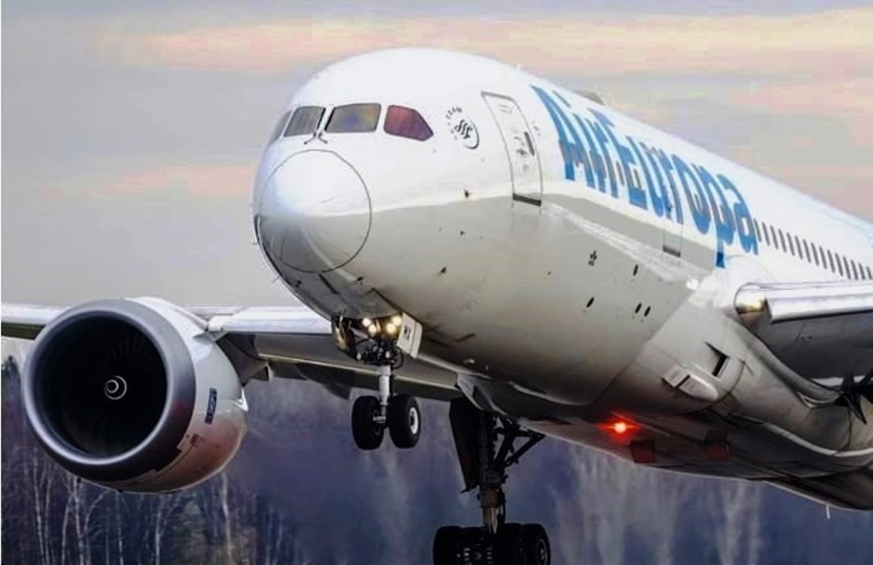 Aviao-da-Air-Europa-que-foi-desviado-para-Recife-PE