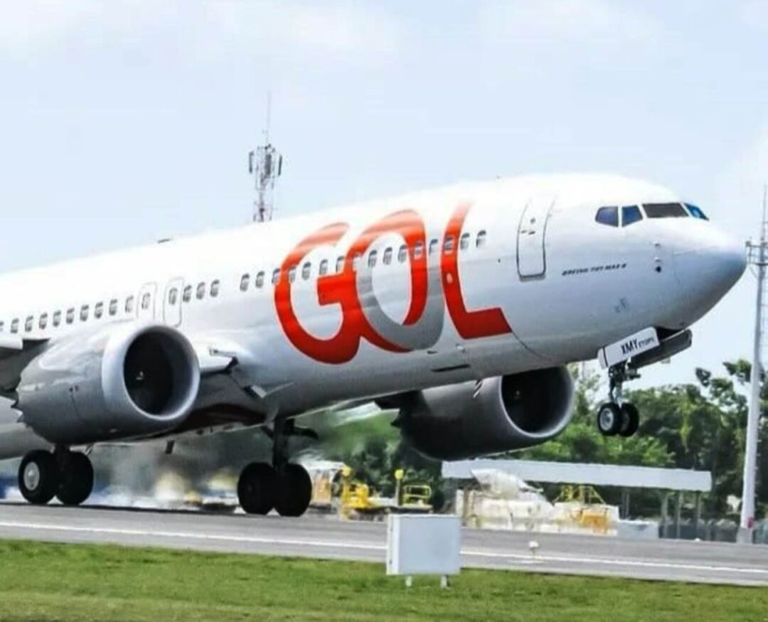 Avião da Gol Boeing 737-MAX 8 Transportou brasileiros deportados dos EUA