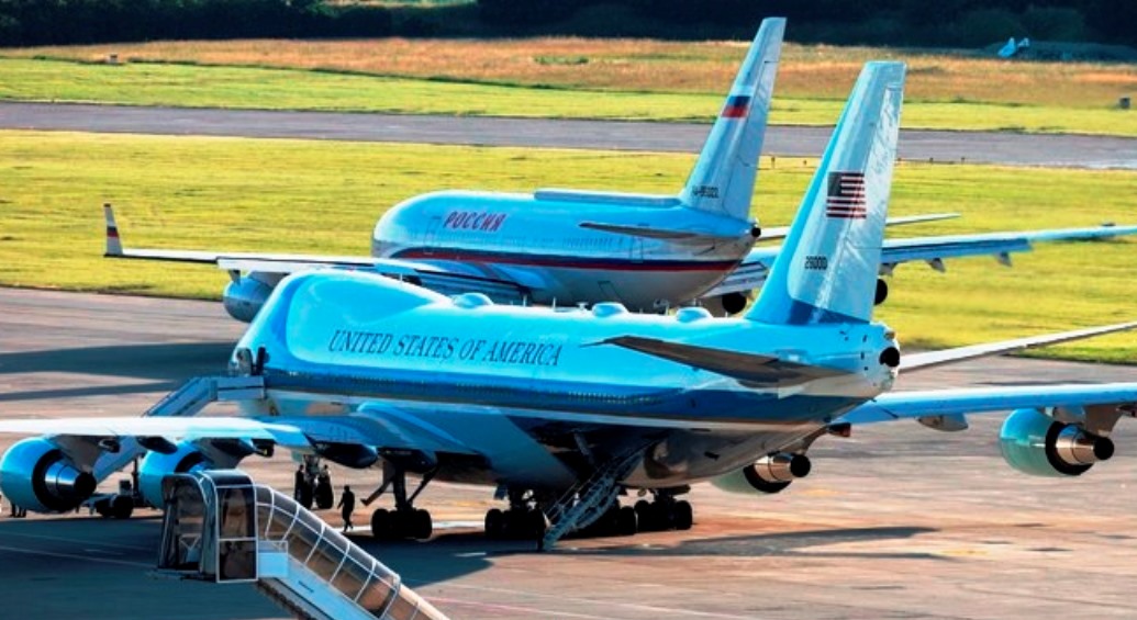 Boeing-VC-25A-Air-Force-One-TRUMP-e-Ilyushin-Il-96-300PU-PUTIN