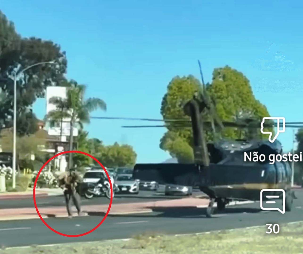 Cao-policial-mordido-por-cascavel-e-resgatado-por-helicoptero-nos-EUA.