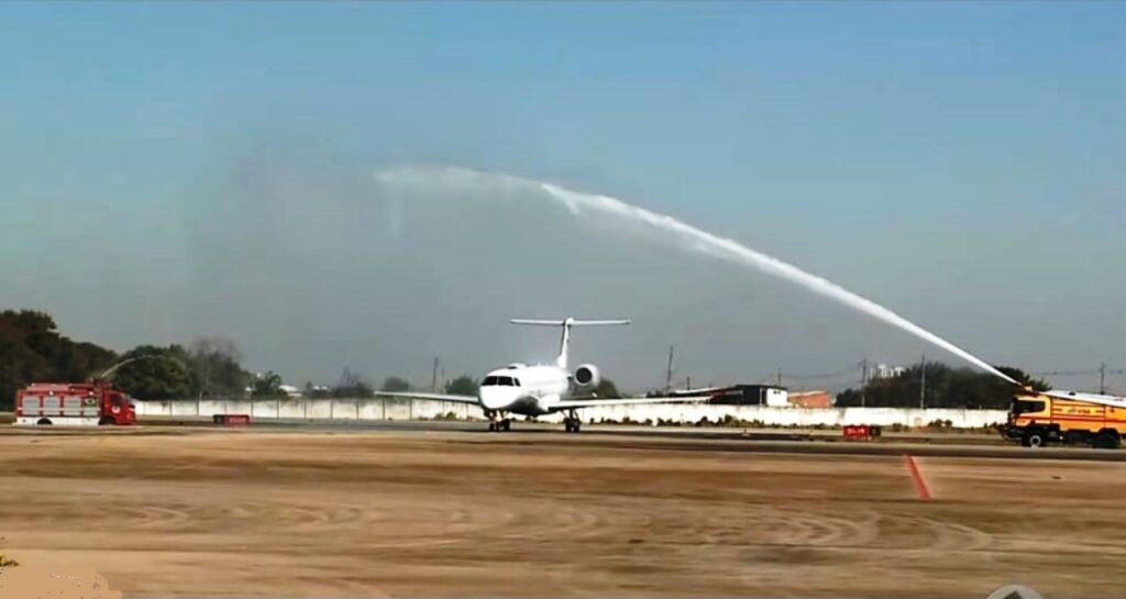 Aeroporto de Sorocaba recebe sua primeira aeronave internacional e celebra com batismo