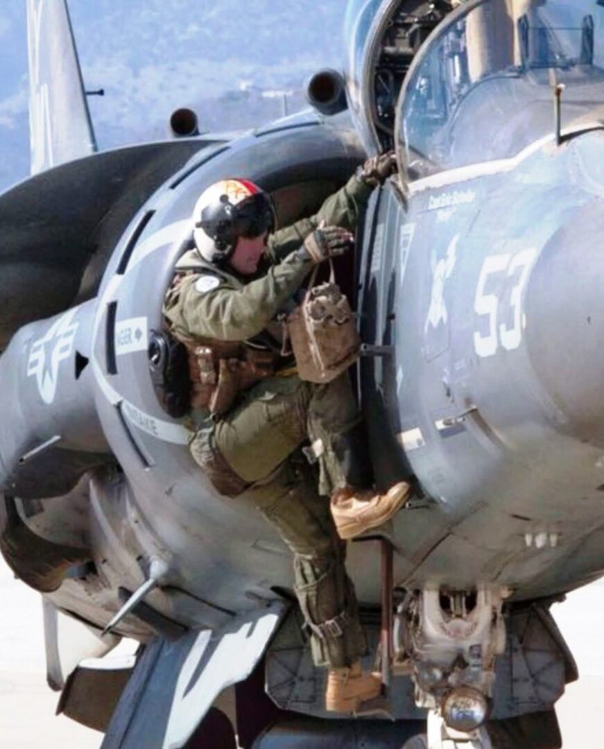 Aviao-Harrier-AV-8B_Imagem-Divulgacao