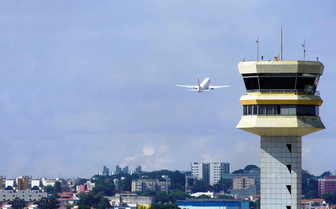 Controladores de Voo Civil da NAV Brasil podem entrar em greve
