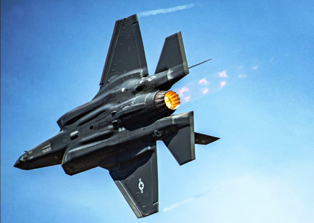 EUA-enviam-10-cacas-F-35-para-o-Caribe-frente-a-tensao-com-a-Venezuela_Foto-USAF