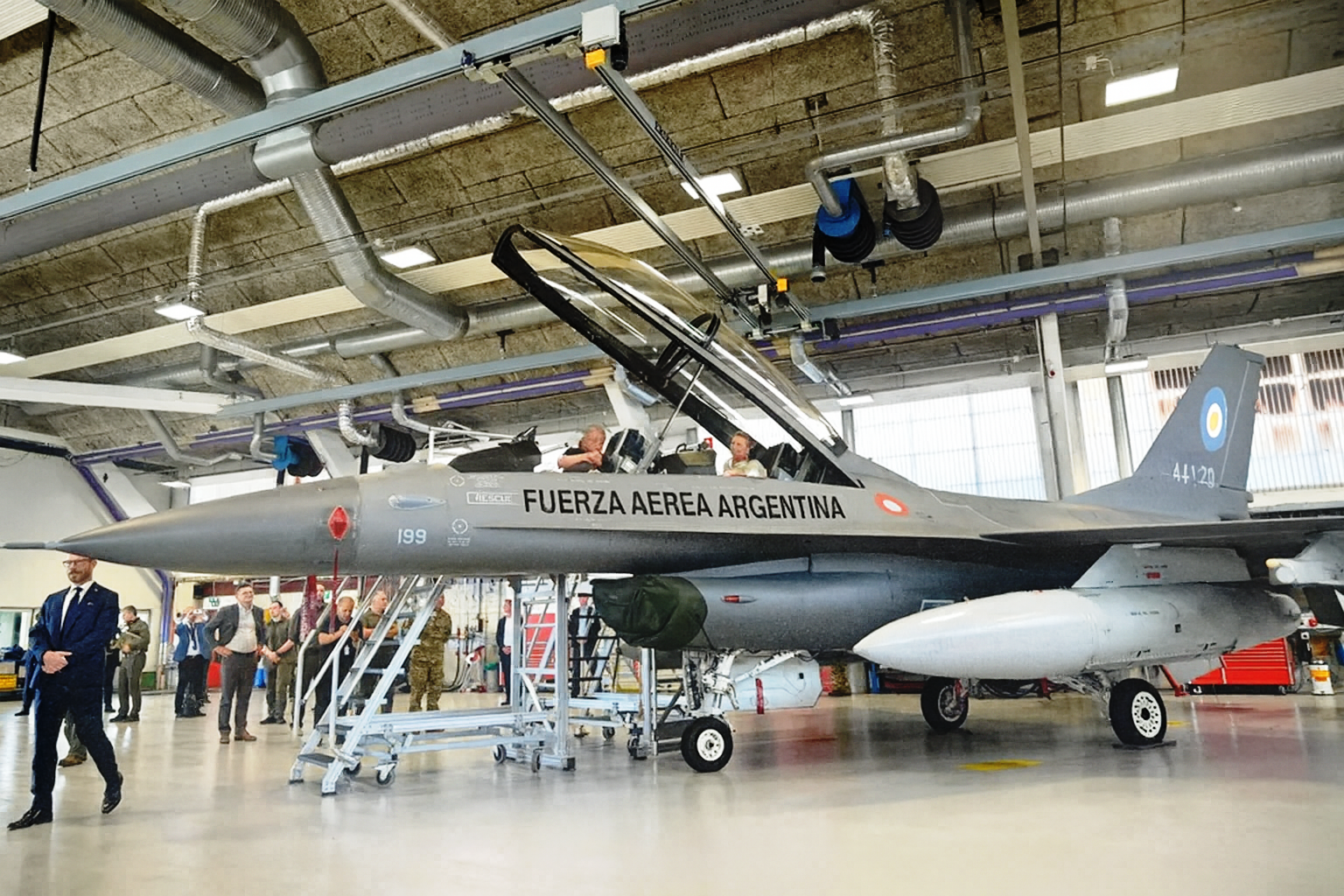 Força Aérea Argentina compra 24 caças F-16 da Dinamarca