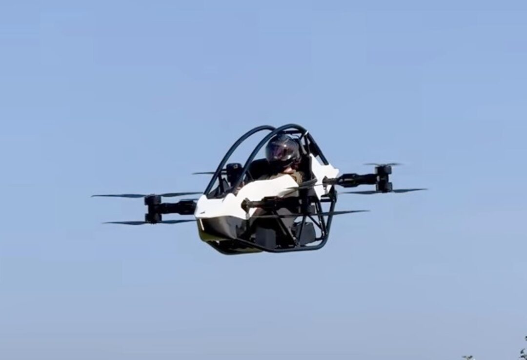 Milionario-dos-EUA-faz-o-1o-voo-com-carro-voador