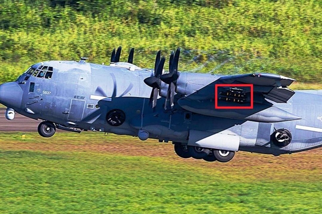 AC-130J-Ghostrider-com-misseis-Hellfire-e-flagrado-em-Porto-Rico-proximo-a-Venezuela_Imagem-Internet