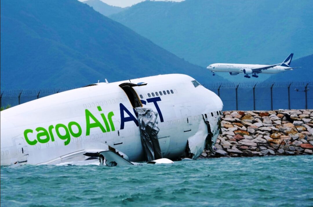 Acidente-com-Boeing-747-Cargo-Air-ACT-em-Hong-Kong_Imagem-Internet