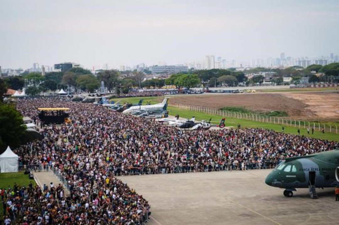 Domingo-Aereo-no-PAMA-SP-bate-recorde-de-publico-em-2025_Imagem-FAB-1.jpg 1 de outubro de 2025