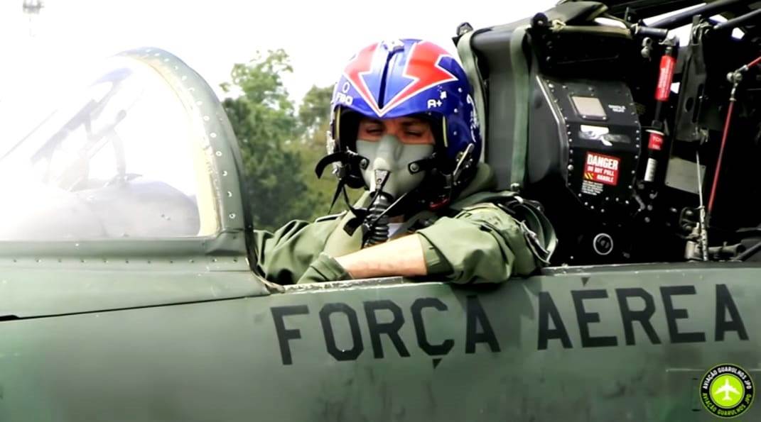 F-5EM-FAB-4841-Pilotado-pelo-Ten-Cel-Av-Fabio-Mello-no-Domingo-Aereo-PAMA-SP-2025_Imagem-Aviacao-Guarulhos-JPD