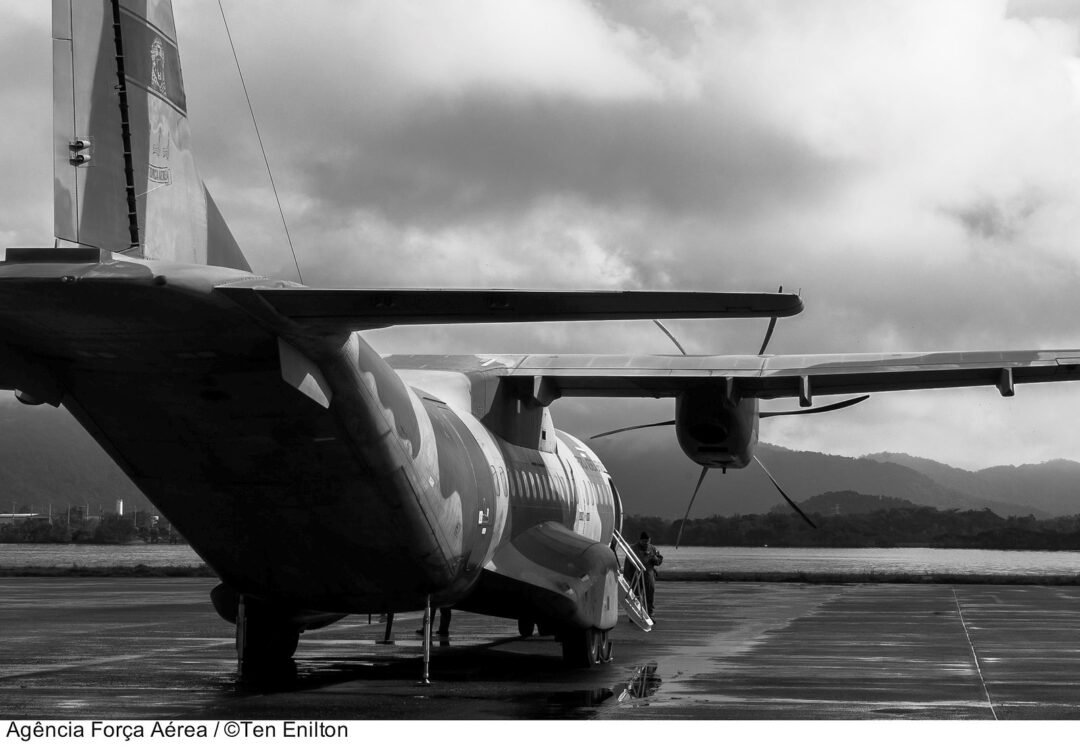Pane-em-aeronave-C-105-da-FAB-com-Lula_Imagem-Tenente-Enilton