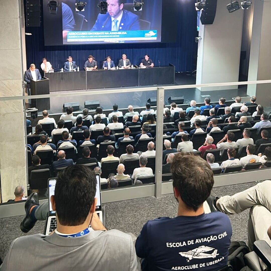 Audiência pública sobre os aeroclubes expõe crise nacional e relatos de perseguição