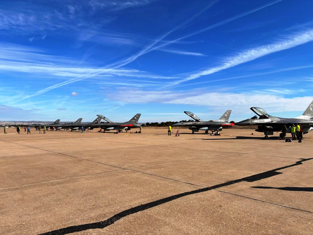 Estao-a-caminho-de-Buenos-Aires-os-6-primeiros-F-16-adquiridos-da-Dinamarca_Ministerio-de-Defesa