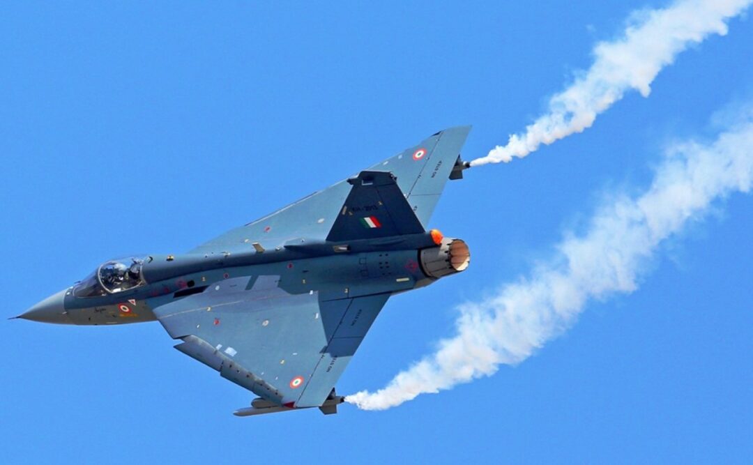 Piloto de caça morre em acidente no Dubai Air Show_Imagem HAL TEJAS