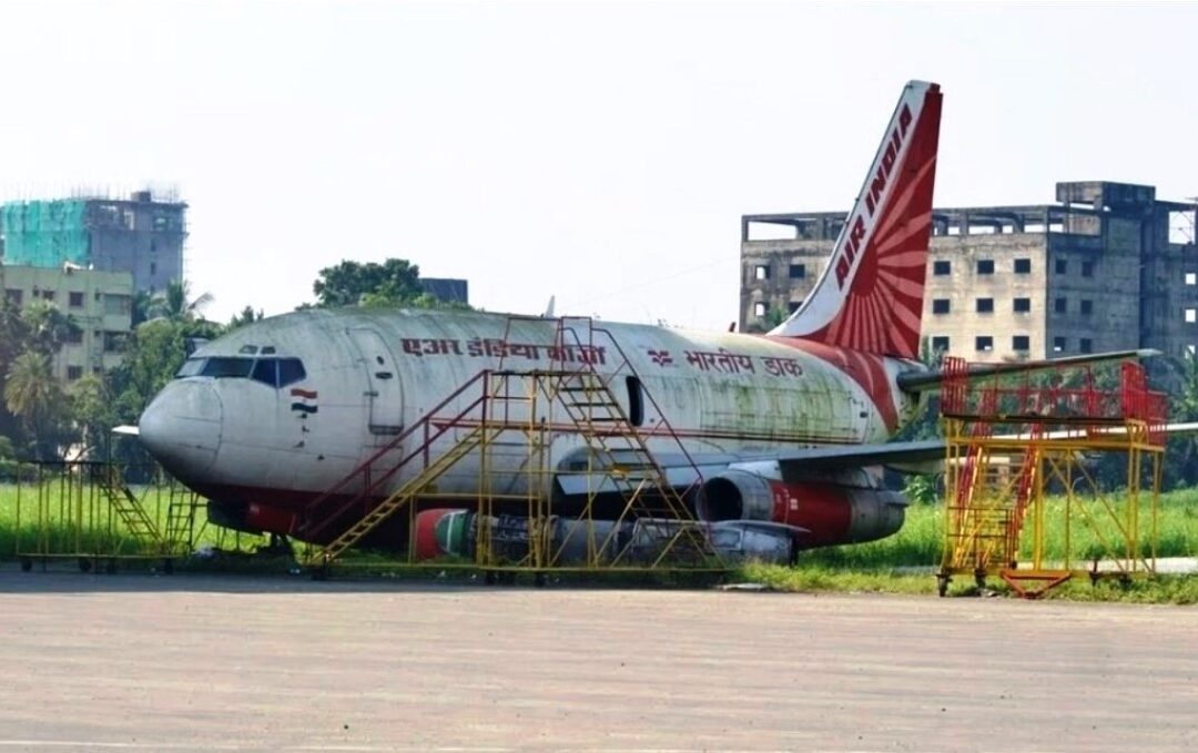 Avião esquecido por 13 anos em aeroporto da Índia expõe falhas administrativas