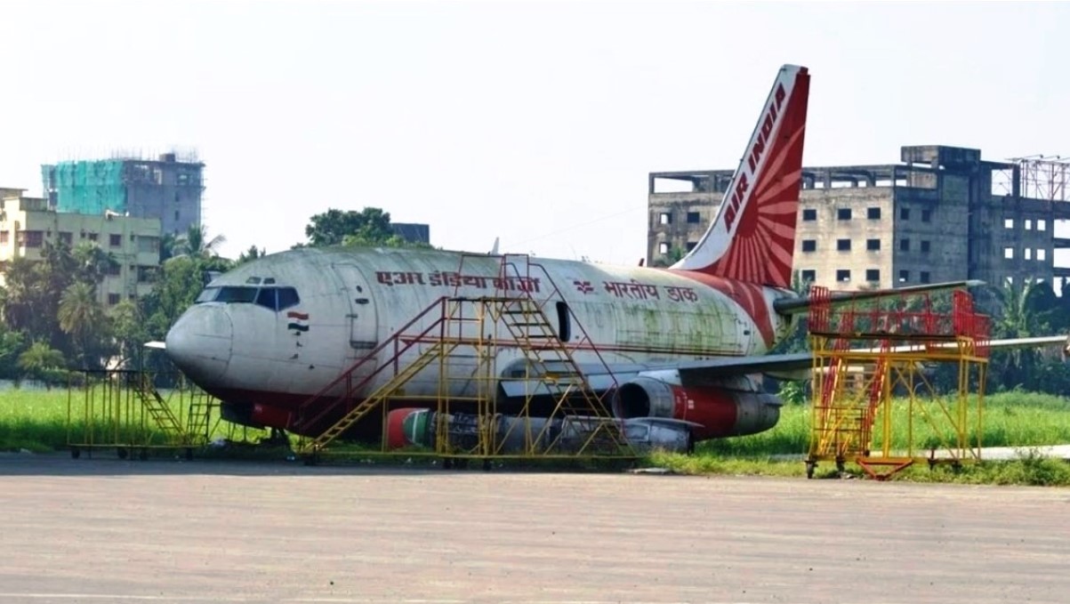 Aviao-esquecido-por-13-anos-na-India-chama-a-atencao_Imagem-divulgacao