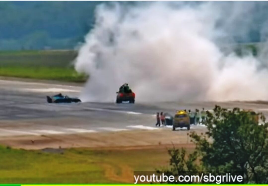 Carro-da-Formula-E-entra-na-Pista-do-Aeroporto-de-Guarulhos-e-queima-pneu-fazendo-zerinho_Imagem-SBGR-Live