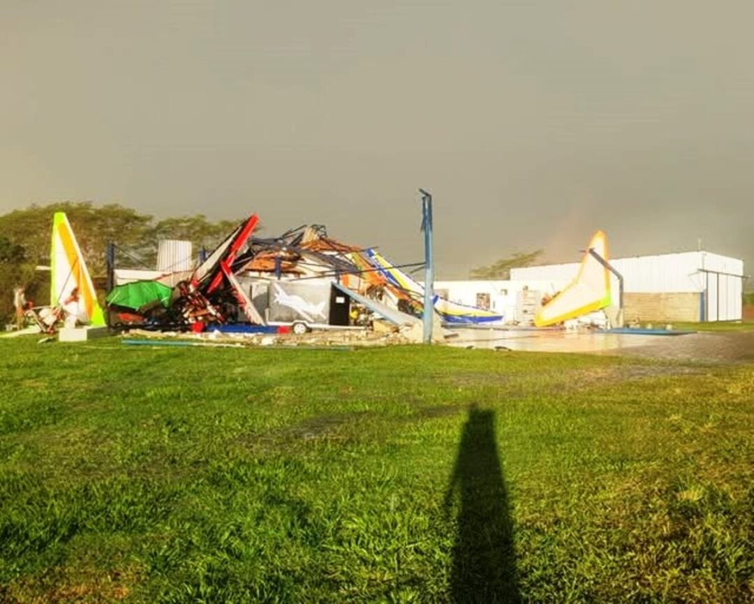Tempestade-destroi-hangar-do-Aeroclube-de-Ibirai-SP_Imagem-divulgacao