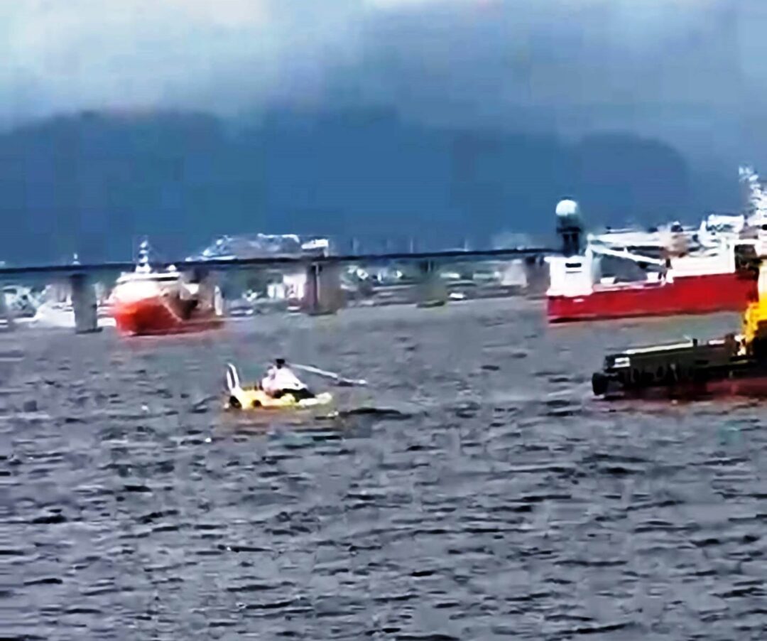 Video-mostra-helicoptero-Airbus-H160-rebocado-no-mar_Imagem-Internet