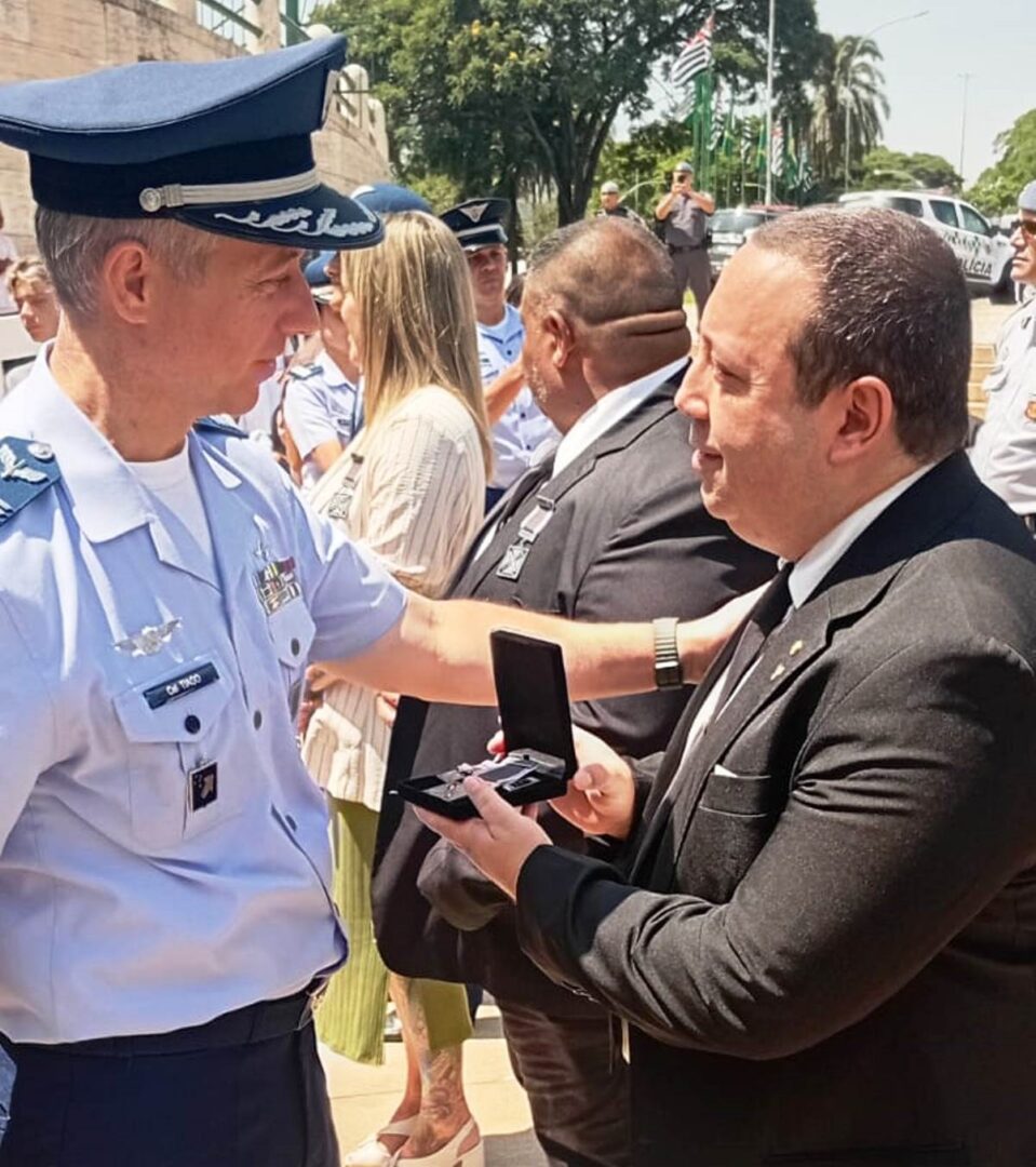 AVFAB-recebe-condecoracao-em-solenidade-do-MMDC-que-marcou-81-anos-de-Monte-Castelo_Imagem-AVFAB-2