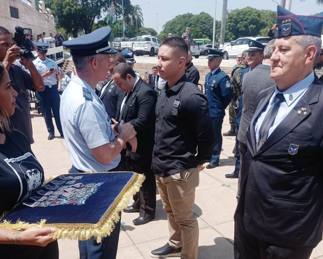 AVFAB-recebe-condecoracao-em-solenidade-do-MMDC-que-marcou-81-anos-de-Monte-Castelo_Imagem-AVFAB-5