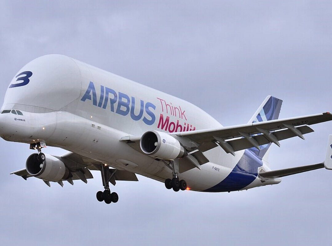 Airbus aposenta o BelugaST A300 600ST e encerra uma era na logística de grandes peças com esse avião