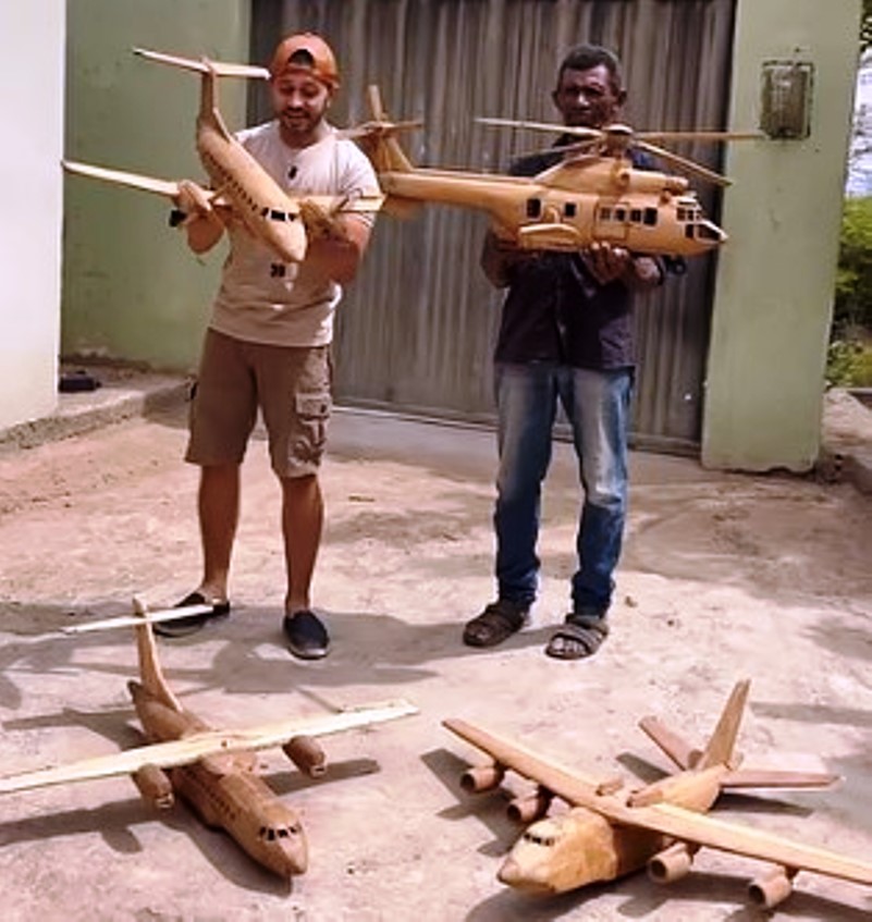 Maquetes-de-Aviao-feitas-artesanalmente-pelo-Ze-do-Aviao_Imagem-Andre-do-Cariri-2