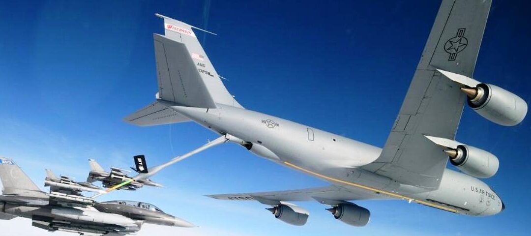 Como funciona reabastecimento em voo e o planejamento de aviões tanque