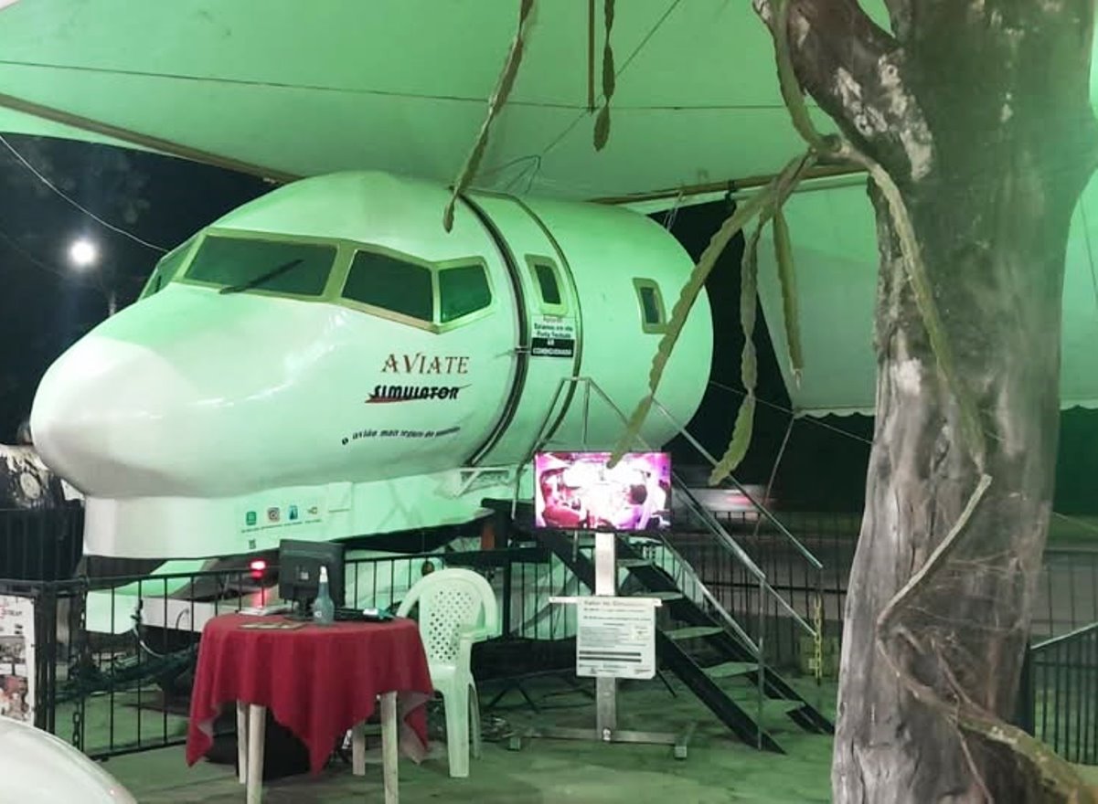 Simulador-de-voo-no-Espirito-Santo-une-cabine-de-aviao-e-Formula-1-em-Ibiracu_Imgem-divulgacao
